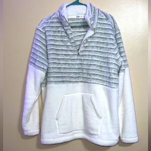 CBRAND White/Gray Sherpa Pullover - Size Large